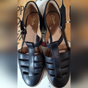 Clarks Black Leather Sandals with Gladiator Design Women/men
